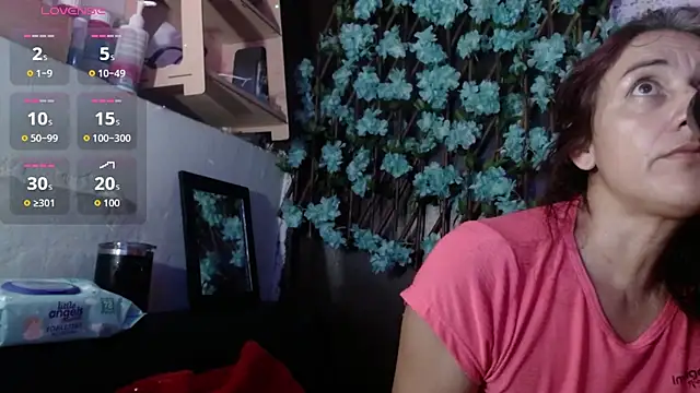 darling hott online show from October 31, 11:44 am