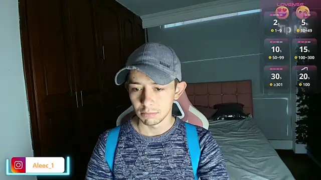 Snapshot of Aleecandrews chatting on October 27, 7:07 pm Aleecandrews online show from October 27, 7:07 pm