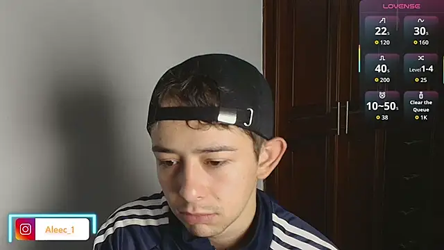 Snapshot of Aleecandrews chatting on November 1, 7:16 pm Aleecandrews online show from November 1, 7:16 pm