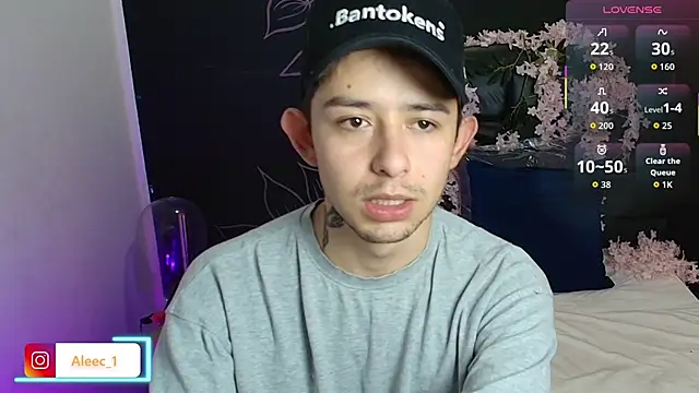 Snapshot of Aleecandrews chatting on November 12, 7:13 pm Aleecandrews online show from November 12, 7:13 pm