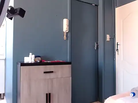 CuteHugeAxx online show from October 3, 12:35 pm