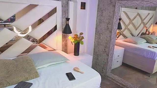 Snapshot of Saara_evans_ chatting on September 30, 8:25 pm Saara evans online show from September 30, 8:25 pm