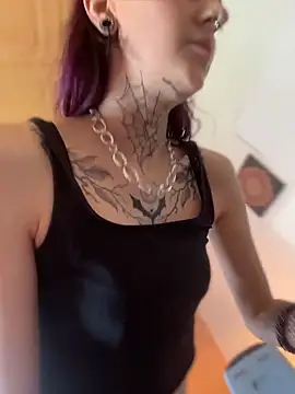 Seductively4 20 online show from April 8, 8:25 am