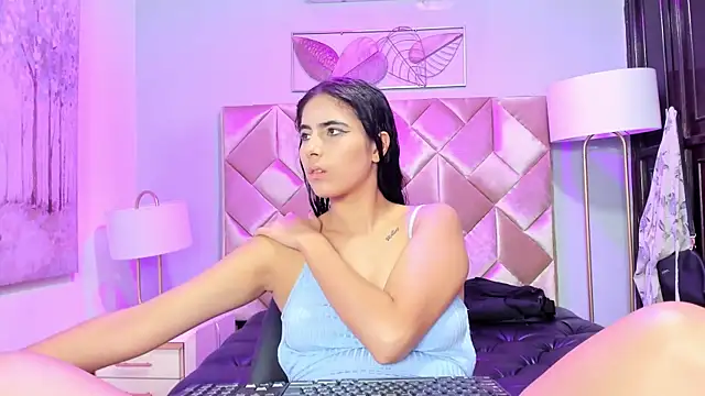 DanniaKross online show from September 20, 4:35 am