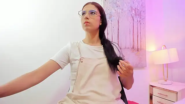 DanniaKross online show from December 18, 12:44 pm