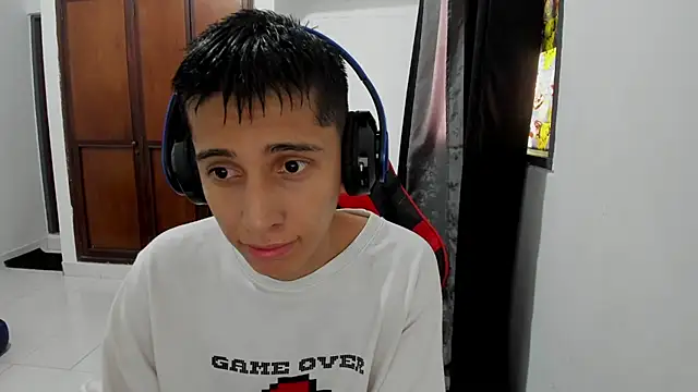 Snapshot of gomitaboy_1 chatting on October 19, 7:03 pm gomitaboy 1 online show from October 19, 7:03 pm