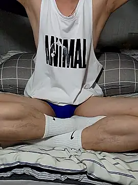 Snapshot of icejuljulju chatting on February 4, 1:39 pm icejuljulju online show from February 4, 1:39 pm