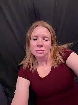 Snapshot of JulieHolliday chatting on May 16, 7:45 pm JulieHolliday online show from May 16, 7:45 pm