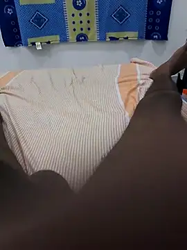 Snapshot of Luky2-35 chatting on October 3, 6:38 pm Luky2-35 online show from October 3, 6:38 pm