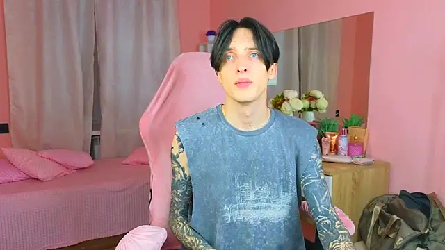 Snapshot of Martin_Jin chatting on October 21, 12:39 pm Martin Jin online show from October 21, 12:39 pm