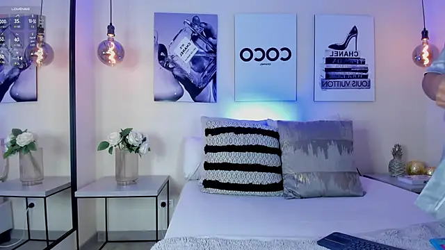 Samantha hotly online show from April 21, 3:17 pm