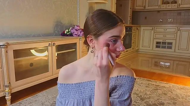 Snapshot of EadlinGillim chatting on October 31, 3:07 am EadlinGillim online show from October 31, 3:07 am