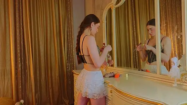 Snapshot of EadlinGillim chatting on November 7, 3:06 am EadlinGillim online show from November 7, 3:06 am