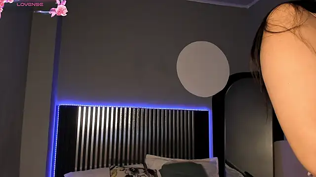 Snapshot of Emilybeltons chatting on October 9, 8:07 pm Emilybeltons online show from October 9, 8:07 pm