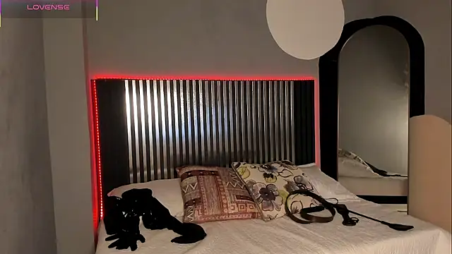 Snapshot of Emilybeltons chatting on October 17, 8:22 pm Emilybeltons online show from October 17, 8:22 pm