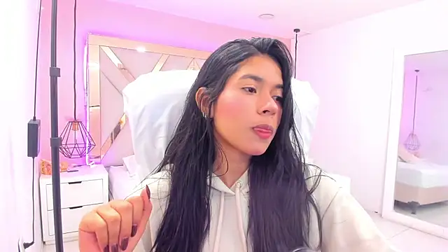 samantaa shy online show from April 22, 3:42 am