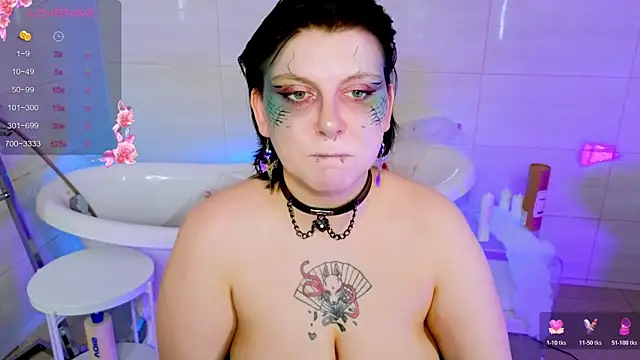 bluelunaray online show from October 25, 10:34 am