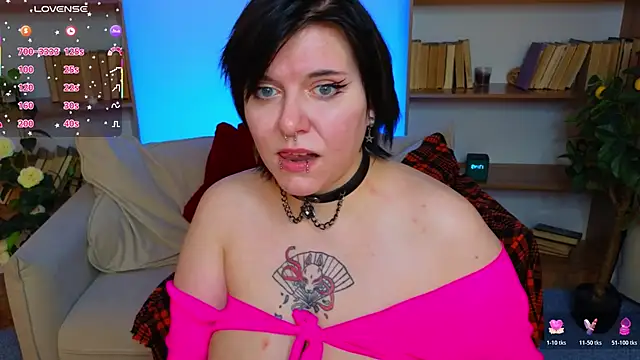 bluelunaray online show from November 3, 10:49 am