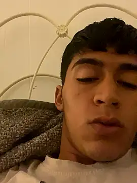 Snapshot of BadboyXXXMZ chatting on November 9, 8:23 am BadboyXXXMZ online show from November 9, 8:23 am