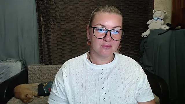 Snapshot of NikaSkylink chatting on September 8, 5:23 pm NikaSkylink online show from September 8, 5:23 pm