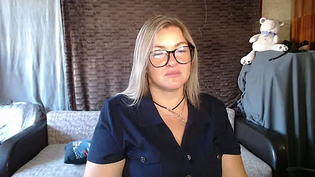 Snapshot of NikaSkylink chatting on September 9, 5:29 am NikaSkylink online show from September 9, 5:29 am