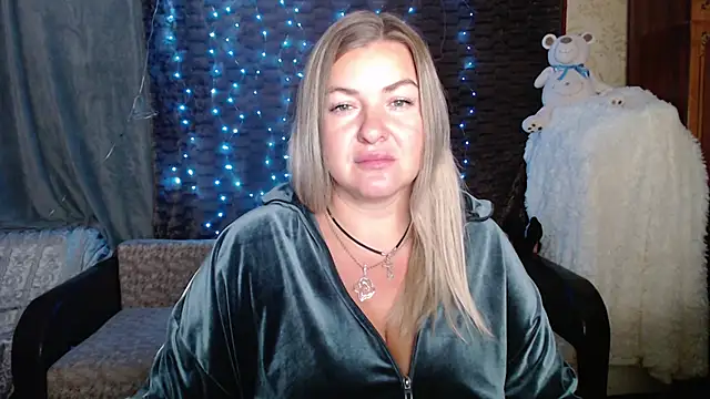 Snapshot of NikaSkylink chatting on September 12, 7:03 pm NikaSkylink online show from September 12, 7:03 pm