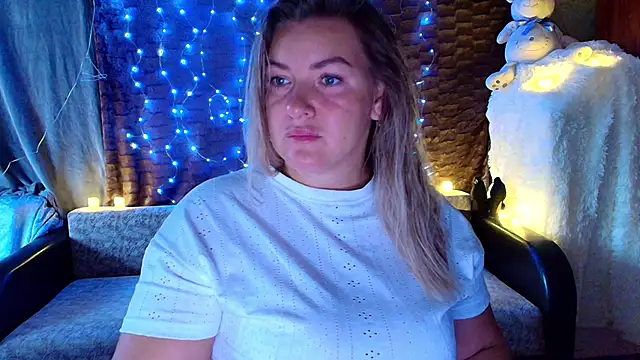 Snapshot of NikaSkylink chatting on September 14, 2:33 am NikaSkylink online show from September 14, 2:33 am