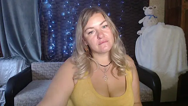 Snapshot of NikaSkylink chatting on September 18, 3:30 am NikaSkylink online show from September 18, 3:30 am