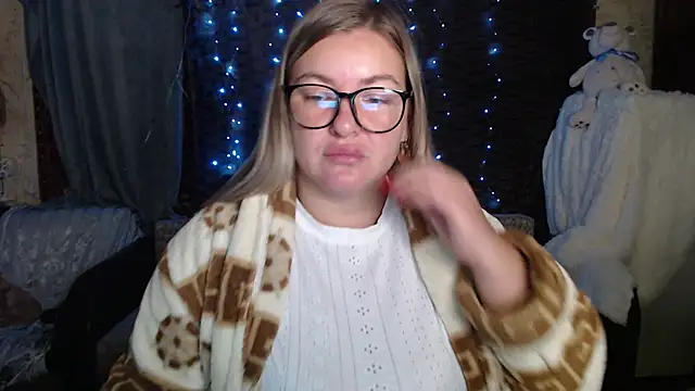 Snapshot of NikaSkylink chatting on October 9, 1:58 am NikaSkylink online show from October 9, 1:58 am