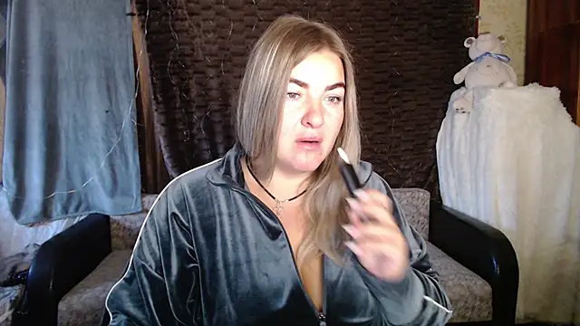 Snapshot of NikaSkylink chatting on October 14, 3:40 am NikaSkylink online show from October 14, 3:40 am