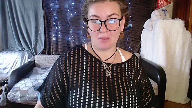 Snapshot of NikaSkylink chatting on November 11, 6:24 am NikaSkylink online show from November 11, 6:24 am