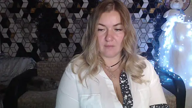 Snapshot of NikaSkylink chatting on November 14, 8:18 pm NikaSkylink online show from November 14, 8:18 pm