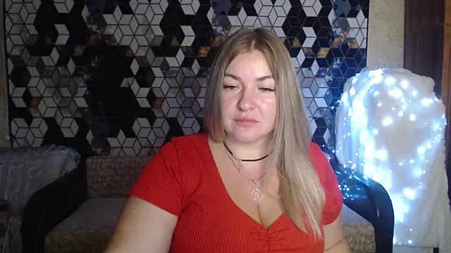 Snapshot of NikaSkylink chatting on November 18, 8:13 pm NikaSkylink online show from November 18, 8:13 pm