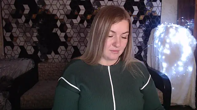 Snapshot of NikaSkylink chatting on November 27, 8:11 pm NikaSkylink online show from November 27, 8:11 pm