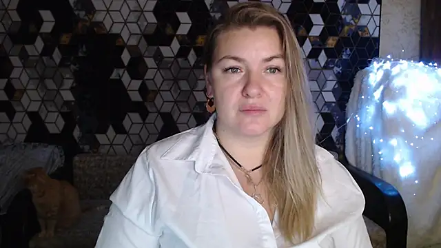 Snapshot of NikaSkylink chatting on December 3, 8:07 pm NikaSkylink online show from December 3, 8:07 pm