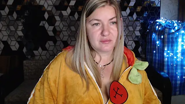 Snapshot of NikaSkylink chatting on December 17, 7:53 pm NikaSkylink online show from December 17, 7:53 pm