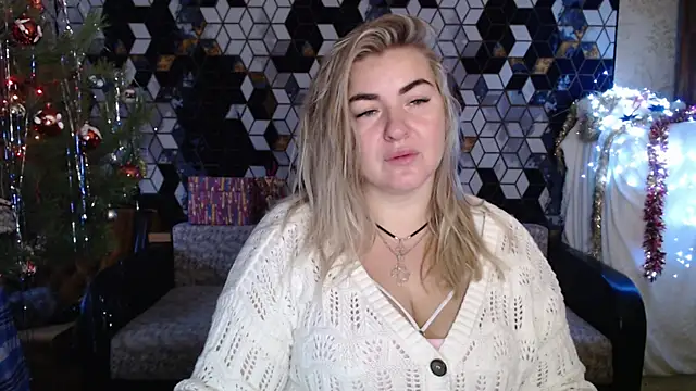 Snapshot of NikaSkylink chatting on December 23, 4:54 am NikaSkylink online show from December 23, 4:54 am