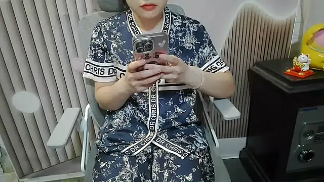 Emachiii online show from September 26, 12:47 am