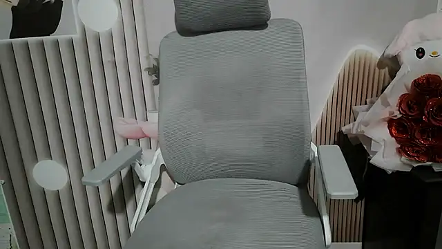 Emachiii online show from December 5, 1:03 am