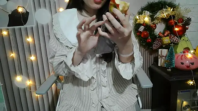 Emachiii online show from December 21, 2:08 am