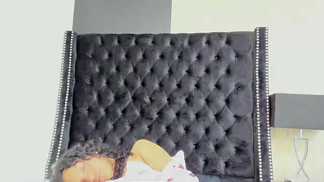 LittleeStar online show from October 8, 8:01 am