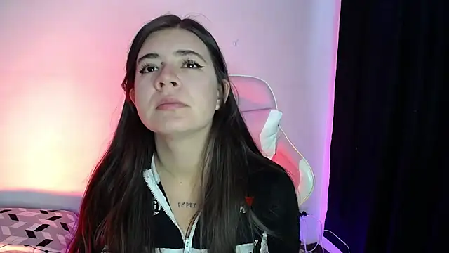 Snapshot of Stepha_babe chatting on November 2, 8:11 pm Stepha babe online show from November 2, 8:11 pm