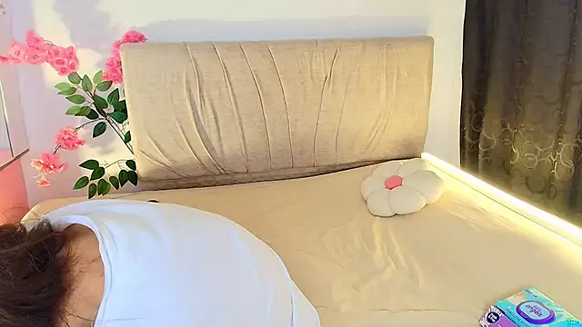 Snapshot of Stepha_babe chatting on July 18, 2:38 am Stepha babe online show from July 18, 2:38 am