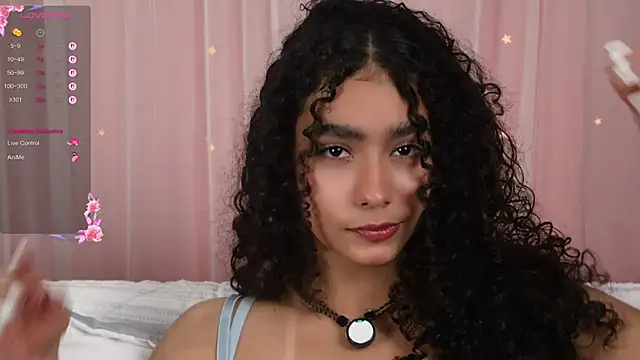 Snapshot of Victoria_Curly chatting on October 19, 4:02 am Victoria Curly online show from October 19, 4:02 am