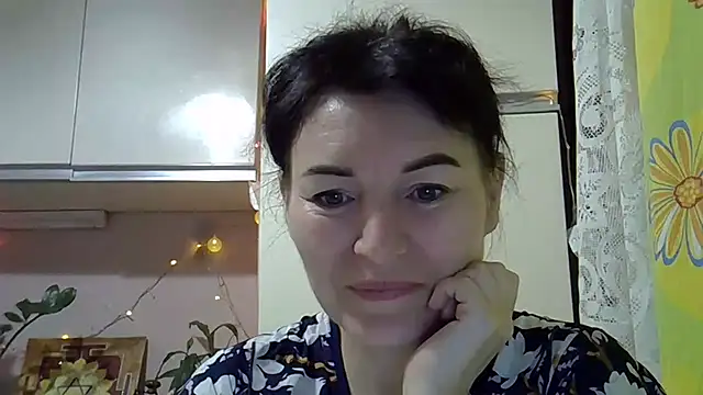 Krystal 82 online show from October 31, 5:08 am