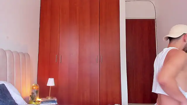 Snapshot of Dark_beauty2 chatting on September 28, 6:13 pm Dark beauty2 online show from September 28, 6:13 pm