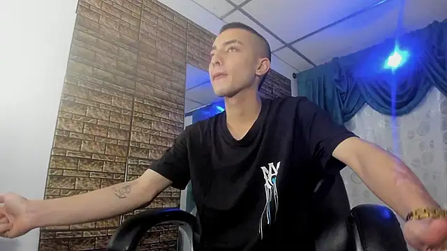 Snapshot of Dereck_Boy8 chatting on September 12, 10:10 pm Dereck Boy8 online show from September 12, 10:10 pm