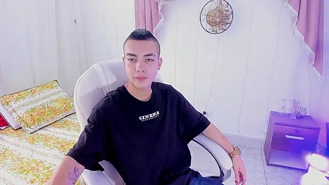 Snapshot of Dereck_Boy8 chatting on October 2, 9:11 pm Dereck Boy8 online show from October 2, 9:11 pm