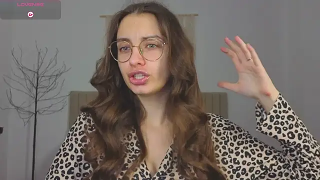 Real cutie1 online show from November 24, 1:44 pm