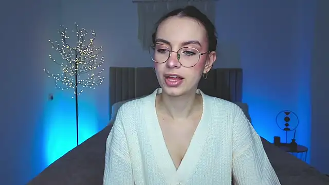 Real cutie1 online show from March 24, 1:49 pm